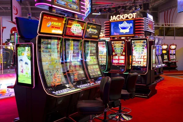 kretek88 live-dealer table with multi-camera feed