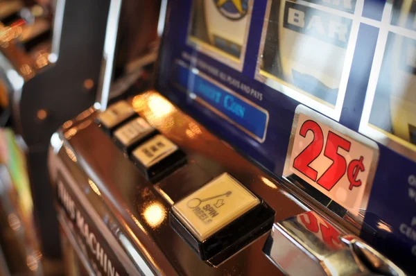 kretek88 mobile app interface showing football markets and live-dealer options
