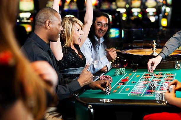 Roulette wheel spinning in real time